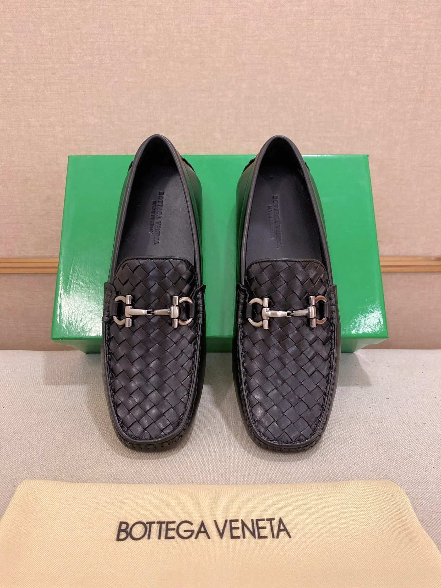 Men's shoes 💰 400💰 (Niu Li + Niu Pad) [BV] latest hot style‼ ️Casual men's shoes, uppers imported first-layer cowhide ➕Full imported cowhide lining✔️Exquisite workmanship, excellent foot feel, special rubber soles✔️, cool and fashionable, the latest fashion, fashionable outsole, hurry up. Code number: 38-44 (can be customized to 37.45, non-refundable)